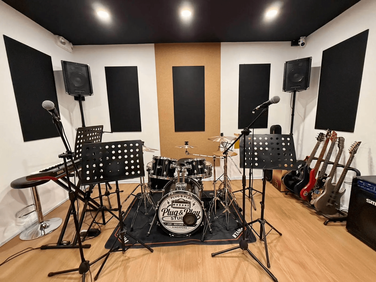 About Plug & Play Studio